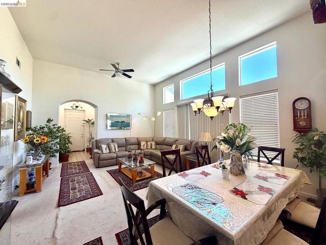 2084 Schell Mountain Way, Antioch, CA 94531