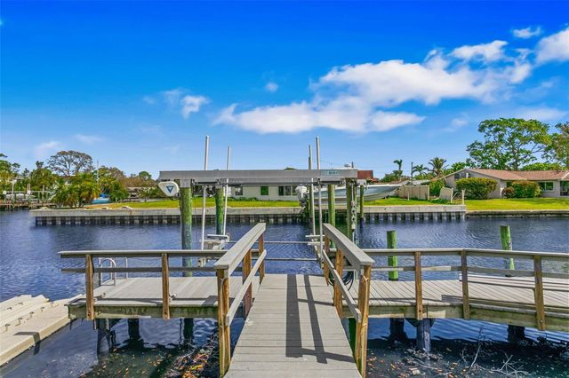4915 TROYDALE ROAD, Tampa, FL 33615