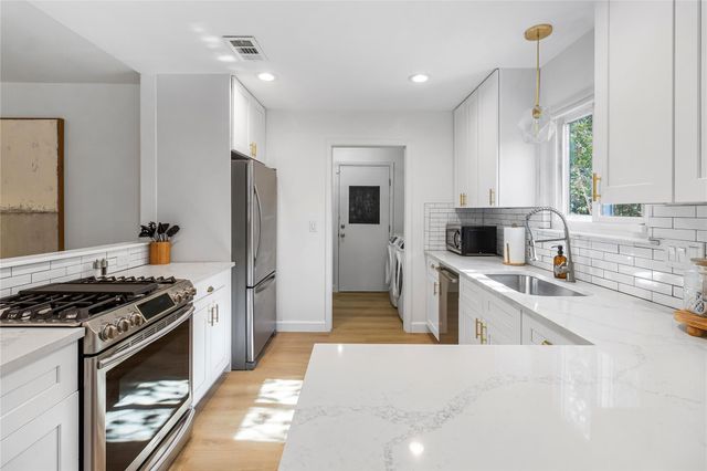 4907 Dry Oak TRL, Austin, TX 78749