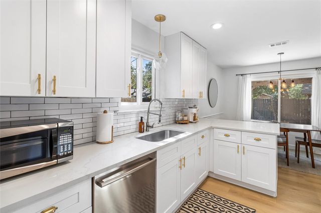 4907 Dry Oak TRL, Austin, TX 78749