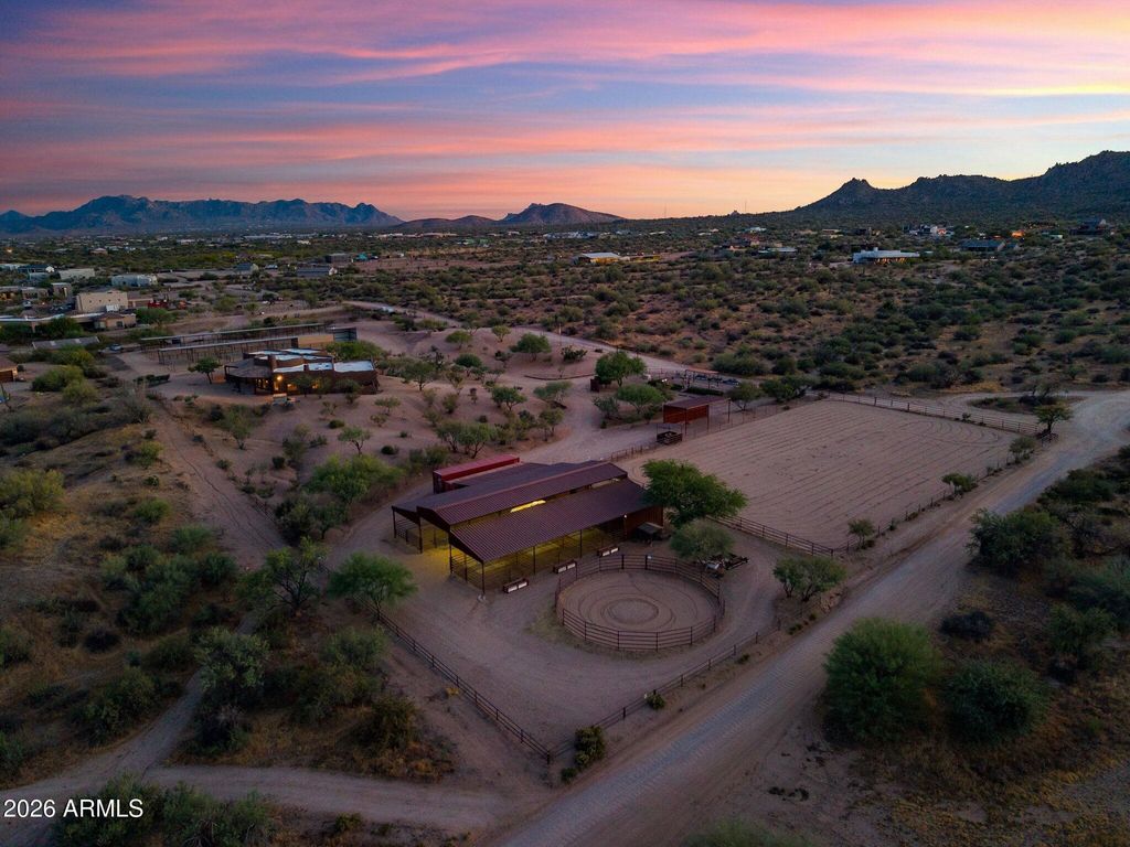 Image 16 of property listing at 32905 N 140TH Street, Scottsdale, AZ 85262
