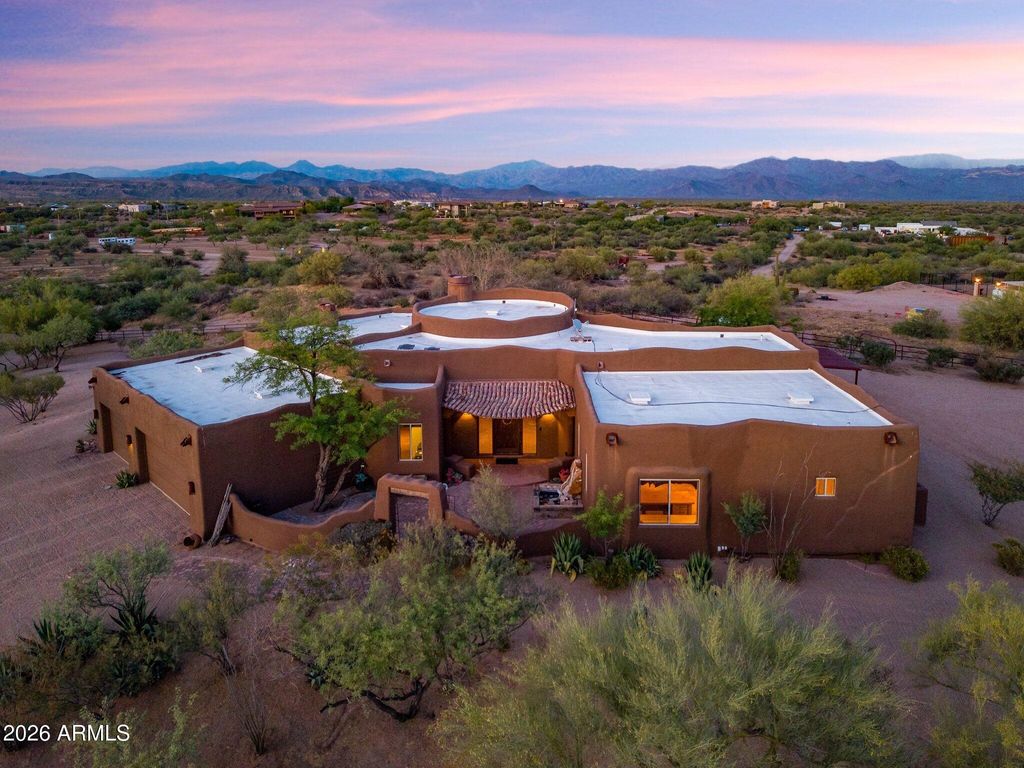 Image 18 of property listing at 32905 N 140TH Street, Scottsdale, AZ 85262