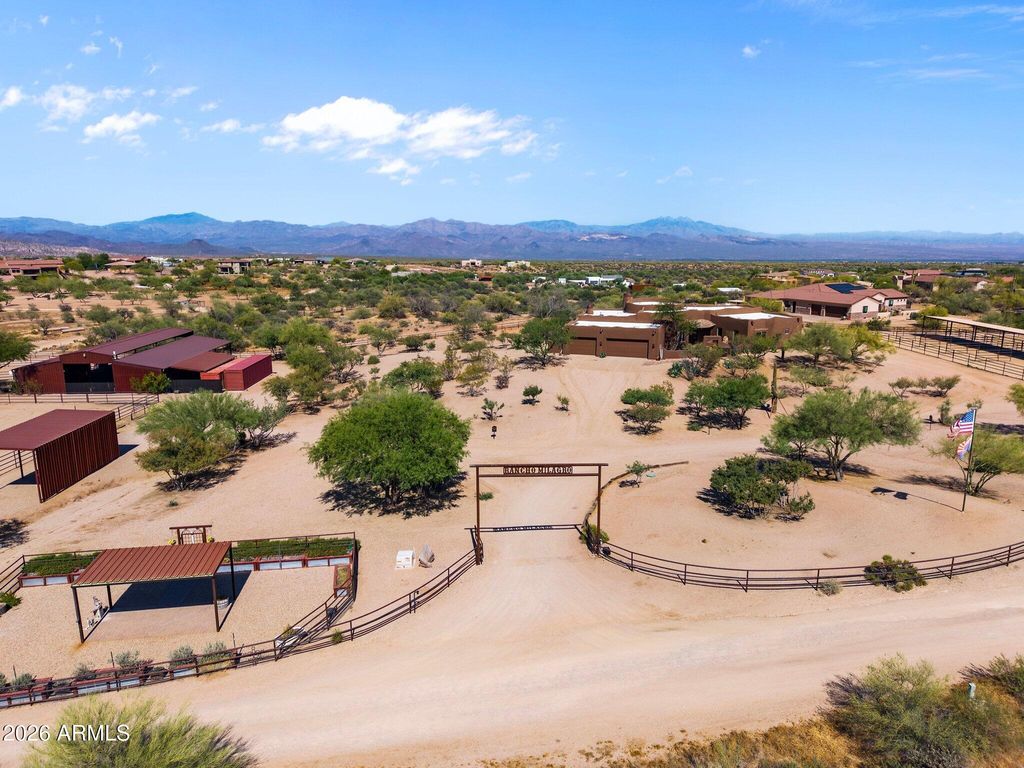 Image 2 of property listing at 32905 N 140TH Street, Scottsdale, AZ 85262