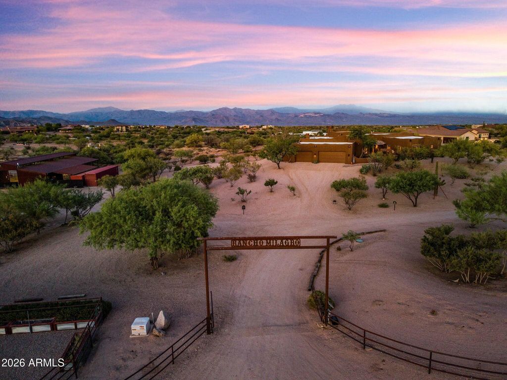 Image 20 of property listing at 32905 N 140TH Street, Scottsdale, AZ 85262