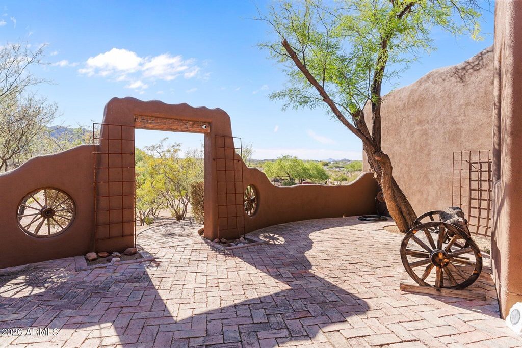 Image 39 of property listing at 32905 N 140TH Street, Scottsdale, AZ 85262