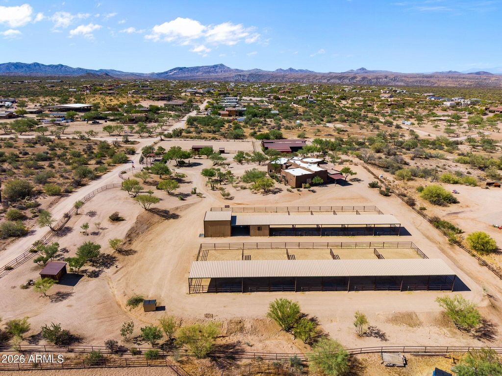 Image 7 of property listing at 32905 N 140TH Street, Scottsdale, AZ 85262