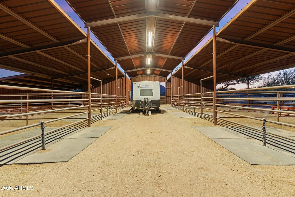 Image 73 of property listing at 32905 N 140TH Street, Scottsdale, AZ 85262