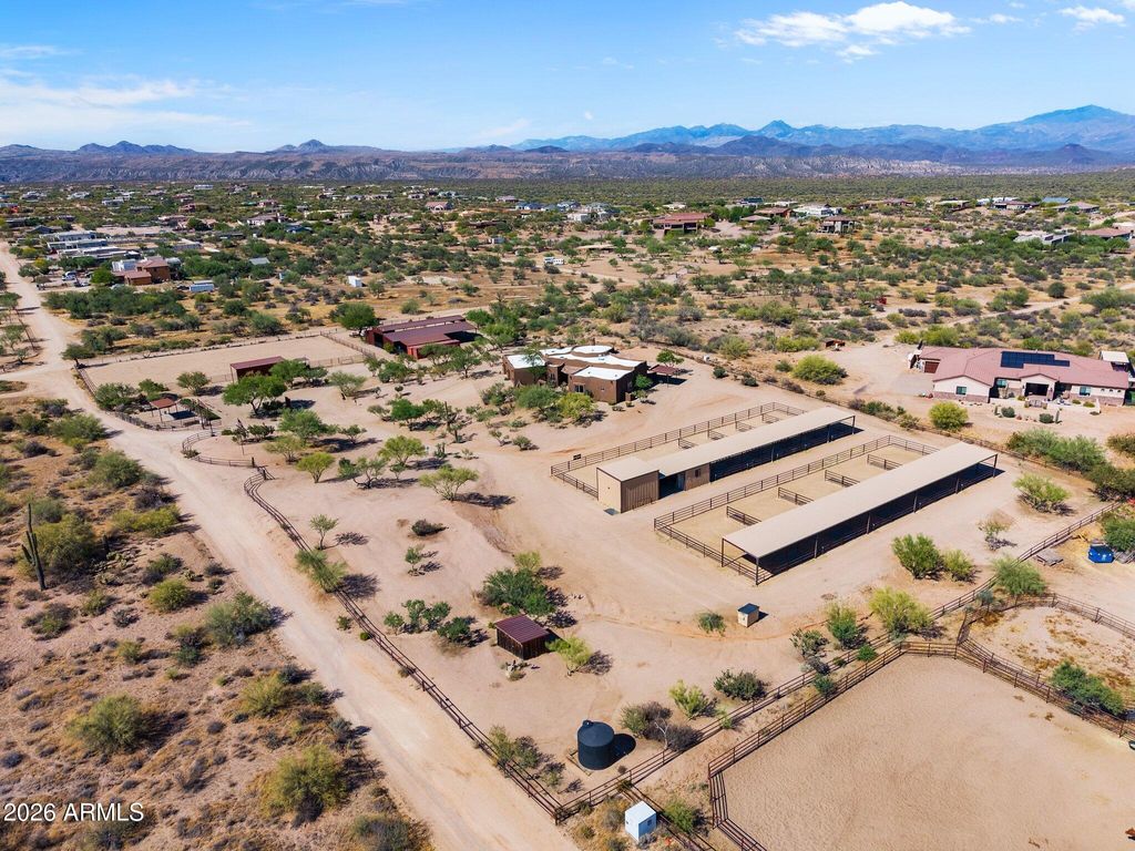 Image 8 of property listing at 32905 N 140TH Street, Scottsdale, AZ 85262