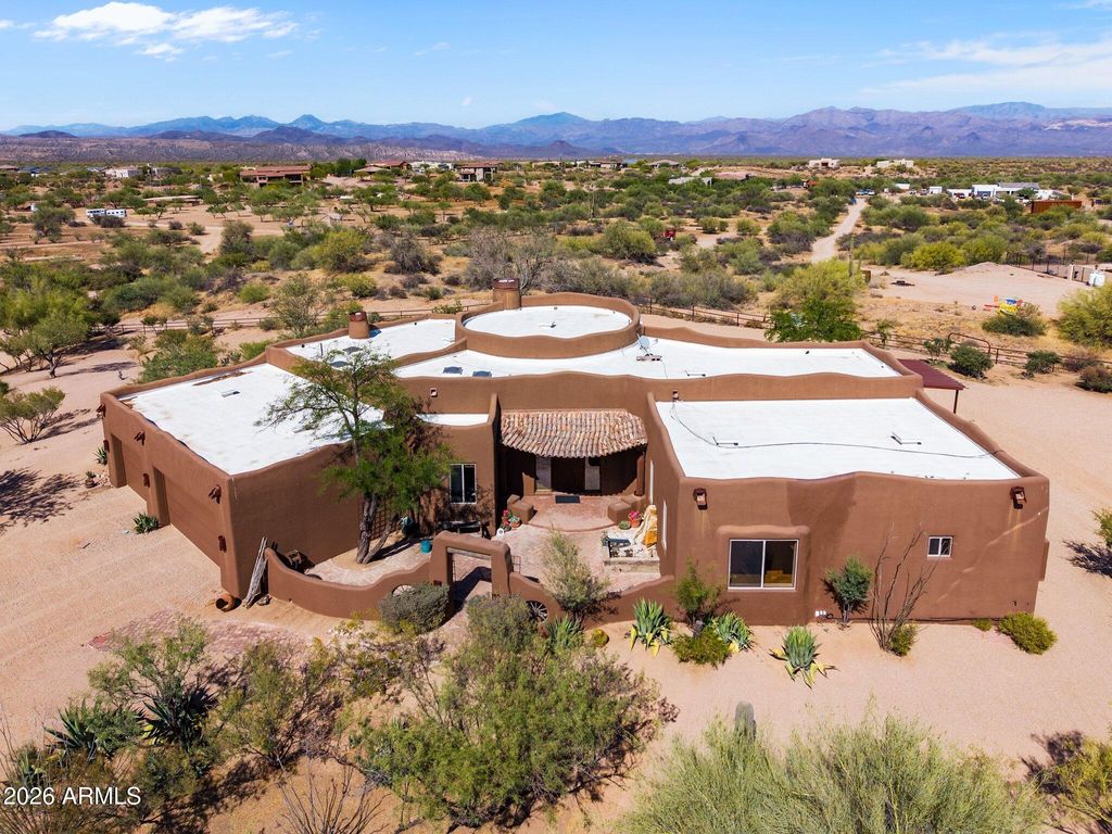 Image 9 of property listing at 32905 N 140TH Street, Scottsdale, AZ 85262