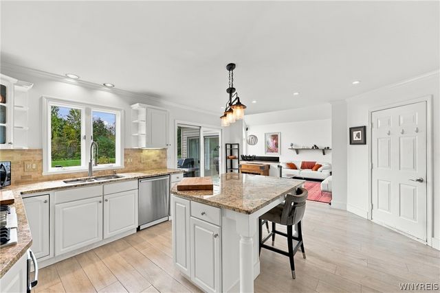 1 Cambridge Court, Lancaster, NY 14086