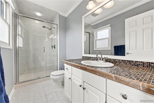 1 Cambridge Court, Lancaster, NY 14086