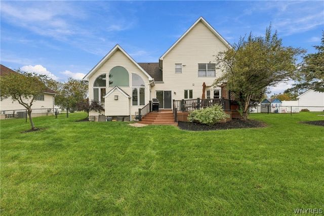 1 Cambridge Court, Lancaster, NY 14086