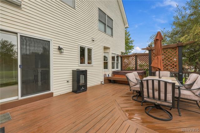 1 Cambridge Court, Lancaster, NY 14086
