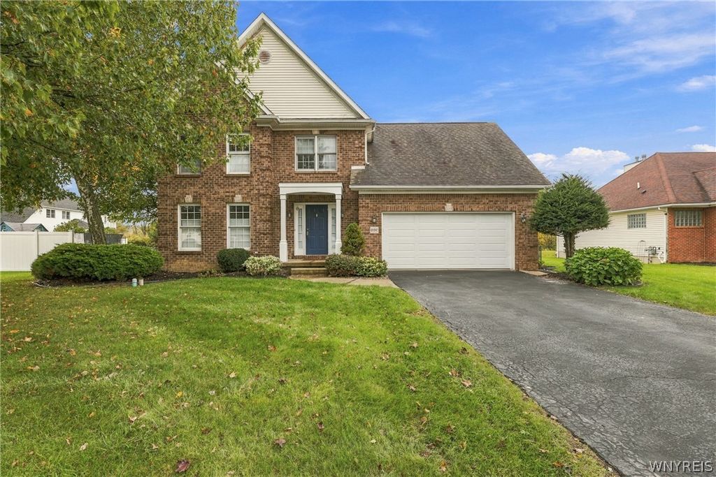 1 Cambridge Court, Lancaster, NY 14086
