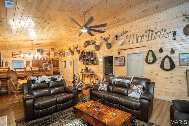 21805 Revere Lane, Waynesville, MO 65583