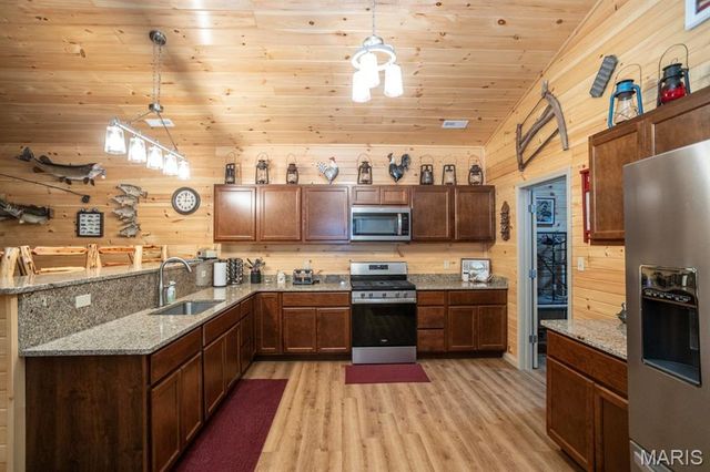 21805 Revere Lane, Waynesville, MO 65583