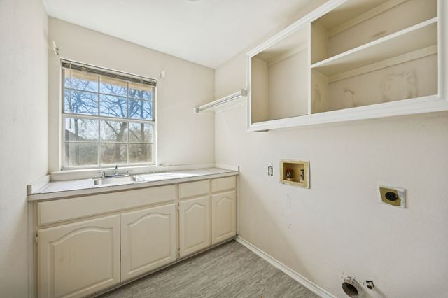 2657 Hillside Drive, Highland Village, TX 75077