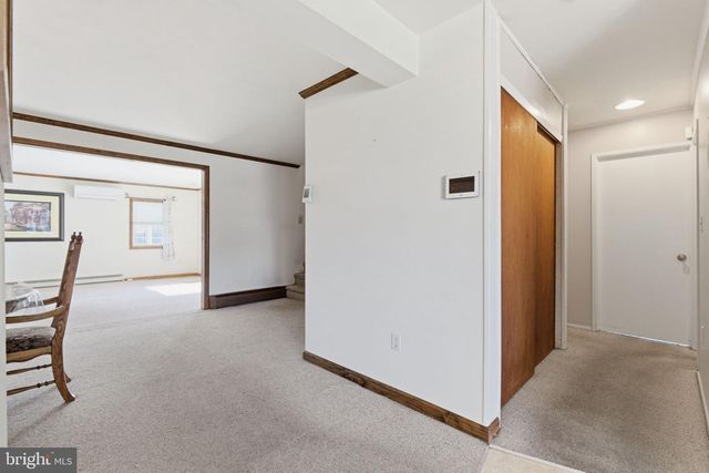 154 PINEWOOD DR, Levittown, PA 19054