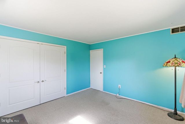 154 PINEWOOD DR, Levittown, PA 19054