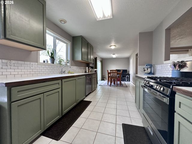 169 W CHESTNUT St, Union, OR 97883