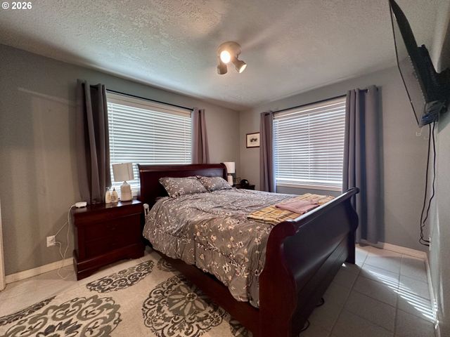 169 W CHESTNUT St, Union, OR 97883