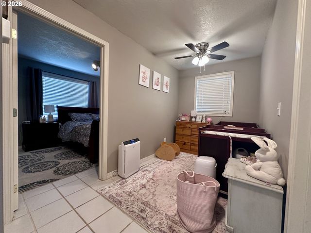 169 W CHESTNUT St, Union, OR 97883