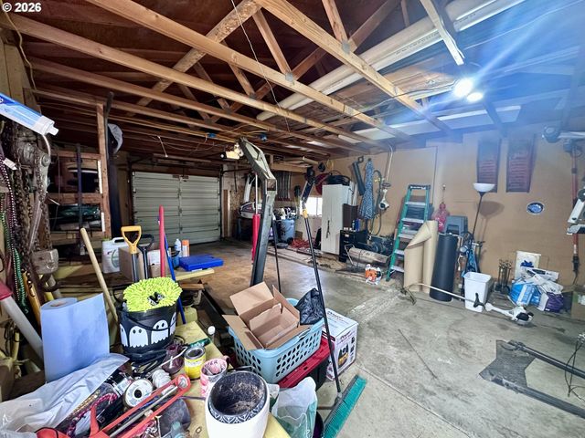 169 W CHESTNUT St, Union, OR 97883