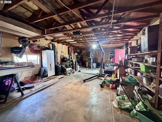 169 W CHESTNUT St, Union, OR 97883