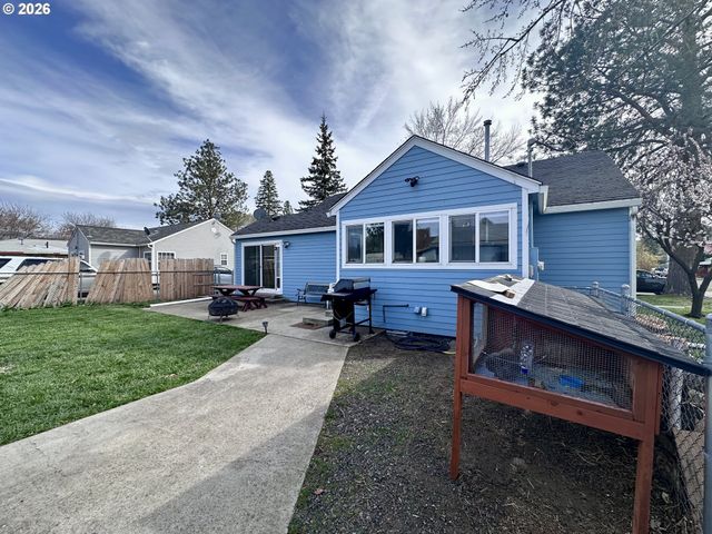 169 W CHESTNUT St, Union, OR 97883