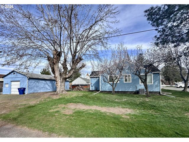 169 W CHESTNUT St, Union, OR 97883