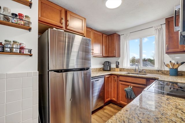 25 Rockland St 4, Boston, MA 02132