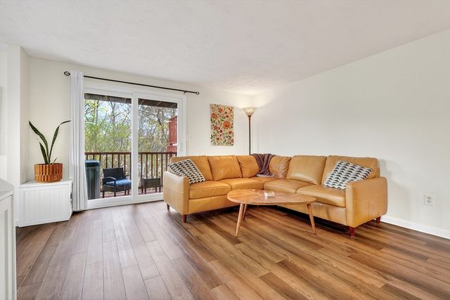 25 Rockland St 4, Boston, MA 02132