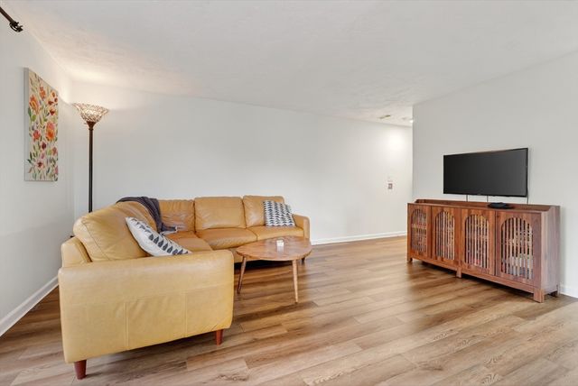 25 Rockland St 4, Boston, MA 02132