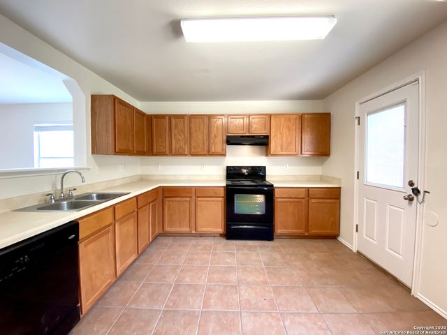 16511 CABALLO VALLEY, Selma, TX 78154