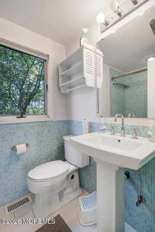 9 W 22nd Street, Barnegat Light, NJ 08006