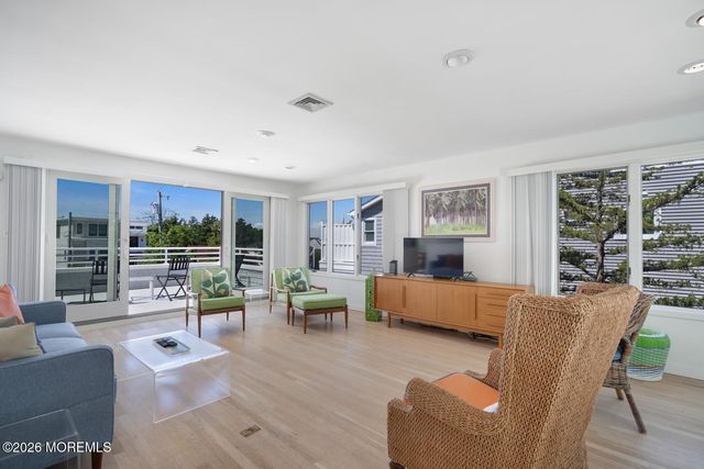 9 W 22nd Street, Barnegat Light, NJ 08006