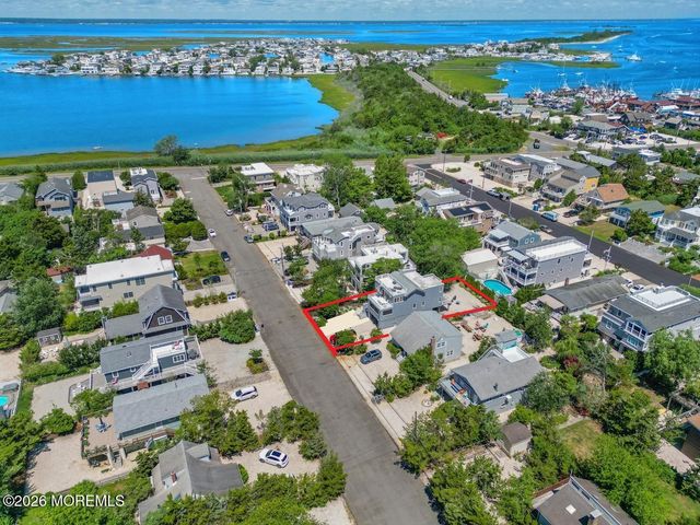 9 W 22nd Street, Barnegat Light, NJ 08006