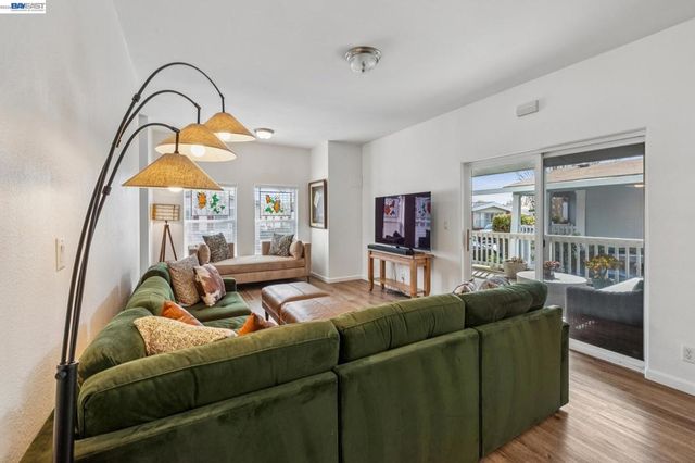 29341 Sandburg Way, Hayward, CA 94544