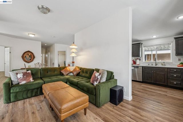 29341 Sandburg Way, Hayward, CA 94544