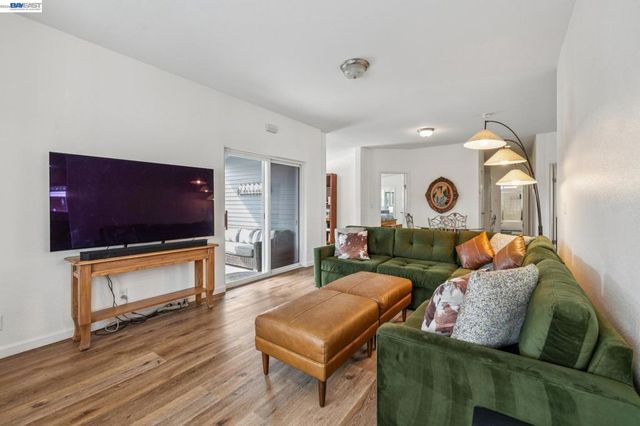 29341 Sandburg Way, Hayward, CA 94544