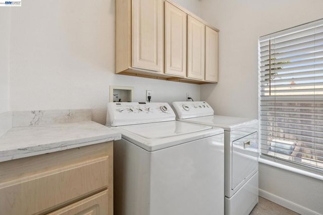 29341 Sandburg Way, Hayward, CA 94544