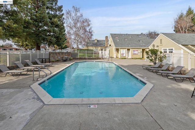29341 Sandburg Way, Hayward, CA 94544