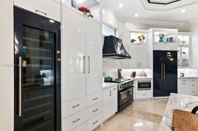 10502 Kestrel St, Plantation, FL 33324