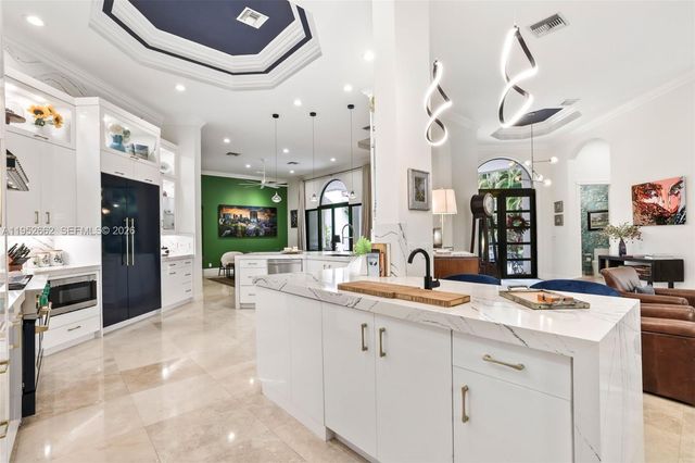 10502 Kestrel St, Plantation, FL 33324