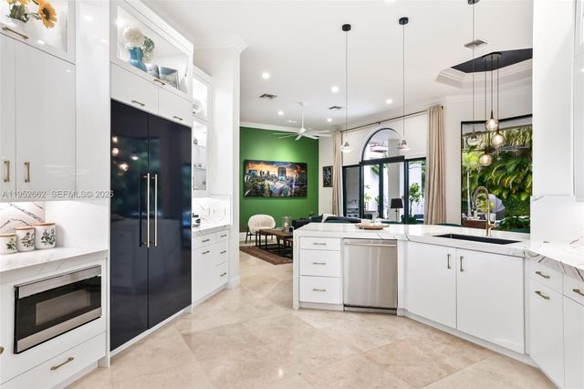 10502 Kestrel St, Plantation, FL 33324