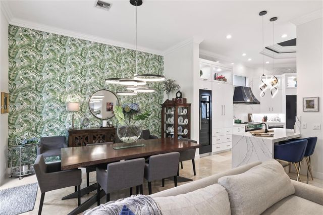 10502 Kestrel St, Plantation, FL 33324