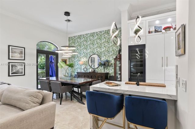 10502 Kestrel St, Plantation, FL 33324