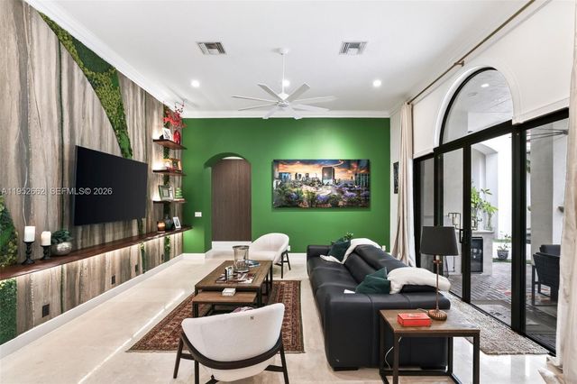 10502 Kestrel St, Plantation, FL 33324