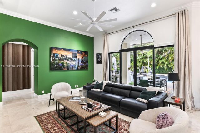 10502 Kestrel St, Plantation, FL 33324