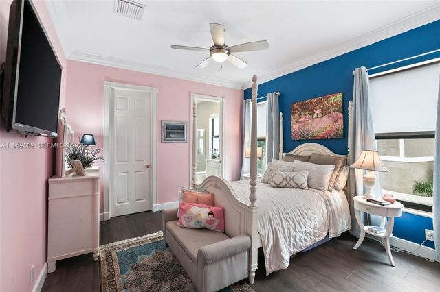 10502 Kestrel St, Plantation, FL 33324